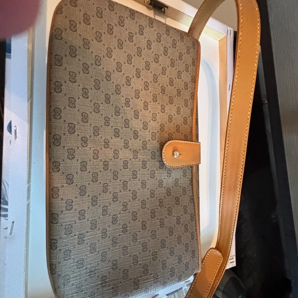 Authentic Vintage Gucci Micro GG Monogram Crossbody Bag - Very Good Condition - Picture 12 of 16